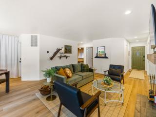 Ski & Tee Condo: A cozy mountain sport basecamp! - 5