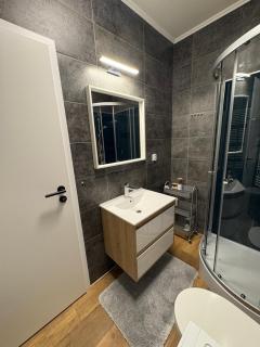 Under the Castle Terrace Studio - 7