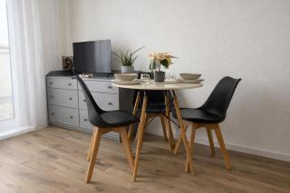 Under the Castle Terrace Studio - 6