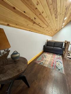 Hikers Haven borders Zion National Park - 0