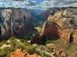 Hikers Haven borders Zion National Park - 9