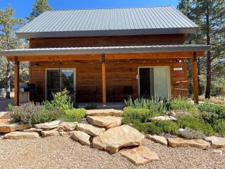 Hikers Haven borders Zion National Park - 3