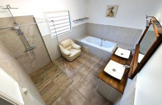 Chic Villa 20min from Beaches 40 from Mountains - 3