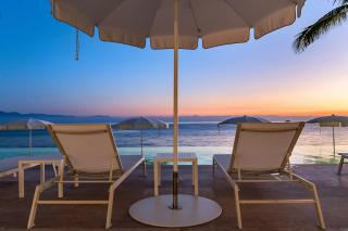 Panarea Beachfront Living - Pools Spa Gym & Luxury Amenities - 3