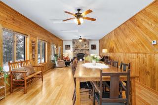 Horseshoe Lake Home with Kayaks and Sunset Views - 1