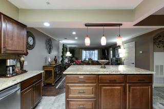 Comfortable updated Condo with No steps - 1