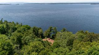 Rustic-modern Lake House in Milton Near Burlington and Eagle Mountain - 9