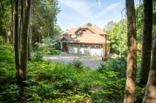Rustic-modern Lake House in Milton Near Burlington and Eagle Mountain - 3