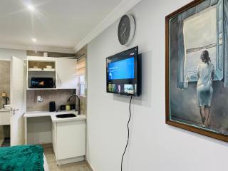 Singing Birds Guest 2 - 4