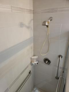 A Tranquil Retreat in Tarzana CA - 6