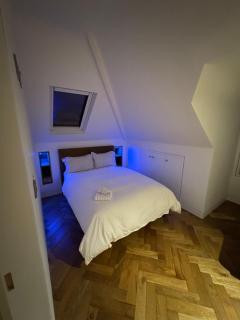 Luxury One Bed Penthouse Apartment in Central Dublin D2 - 3