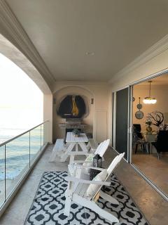 Olas Grand 3bd 14th Floor Ocean View - 4