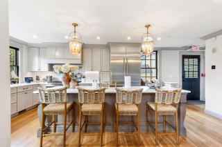 Luxury Inn in Downtown Newport - 5