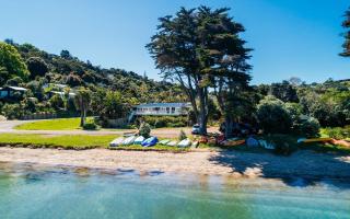 Lannan Beach House - Waterfront & Spa - 9