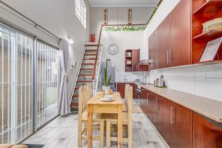 Spacious Loft for 4 with King Bed Option - 4