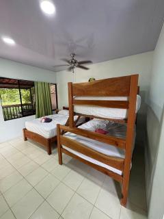 Habitacion playa 5 personas Parrita - 1