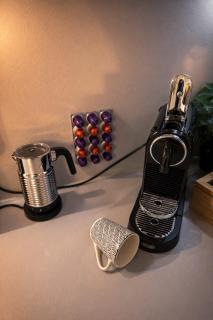 Gartenwohnung-Terrasse-3 Schlafzimmer-85ZollTV-Arcade - 4