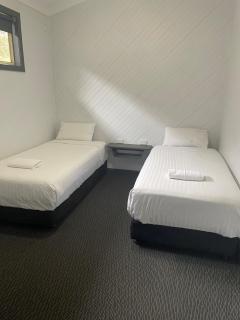 Adventureland Cabins - 9