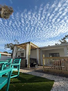 Chic downtown gem - the coconut hut - 1