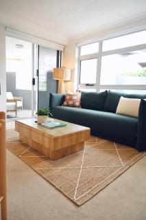 Seaside Getaway Large Private Courtyard - Parking - 1