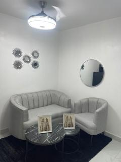 Comfort and Style Minutes from the Beach and Downtown - 9