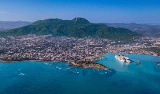 Comfort and Style Minutes from the Beach and Downtown - 7