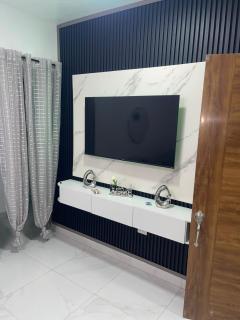 Comfort and Style Minutes from the Beach and Downtown - 3