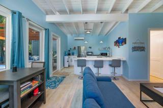 Villa Casa Familia with private pool - 5 min walk to West Bay beach - 4