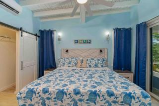 Villa Casa Familia with private pool - 5 min walk to West Bay beach - 2