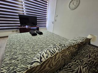 Departamento a pasos de metro Los Dominicos - 1