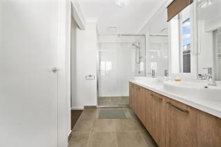 Charming cozy stylish unique Retreat, Mall, Park - 5