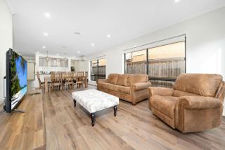 Happy Cozy Convenient 4BR, Breezy, Near Mall, Park - 8