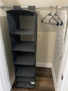 Relaxing 2 Bedroom Basement Stay - 7