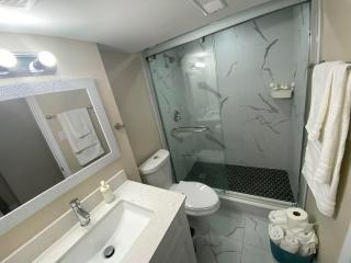 Relaxing 2 Bedroom Basement Stay - 2