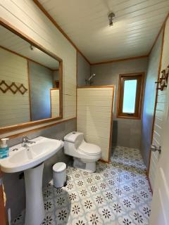 CASA a 8KM centro de PUCON ideal auto suv 4x4 - 1