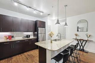 Modern 2B Close to The Star Toyota HQ Legacy West - 6