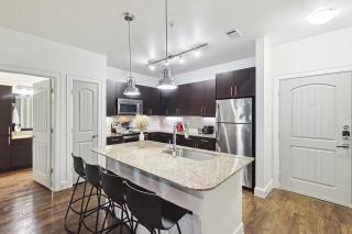 Modern 2B Close to The Star Toyota HQ Legacy West - 4