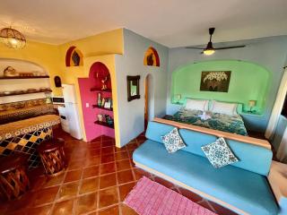 Luna - Casa MoJo's delightful 1BR, kitchen, pool - 0