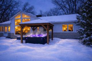 Private Lakehouse Getaway Hot Tub on the Water - 0