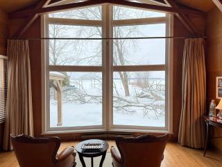 Private Lakehouse Getaway Hot Tub on the Water - 7