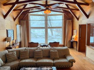 Private Lakehouse Getaway Hot Tub on the Water - 6