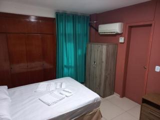 Apartamento inteiro 170m2 com 3 quartos - 100m da praia - 2