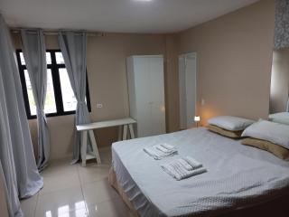 Apartamento inteiro 170m2 com 3 quartos - 100m da praia - 6
