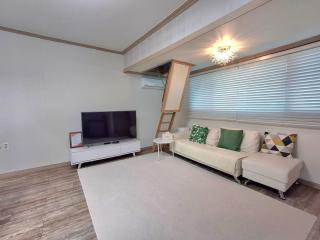 Yeosu Artist Pension - Yeosu - 8