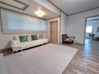 Yeosu Artist Pension - Yeosu - 4