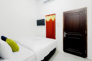 Urbanview Elnino & Elfabio at Klaten City - 9