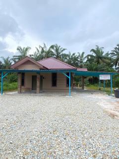 D'Kuning Homestay - 0