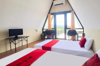 RedDoorz at Rosa Glamping And Pool Ciparay - 2
