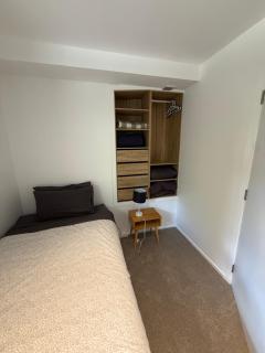 Wanaka 2 bedroom, walk to town - 2