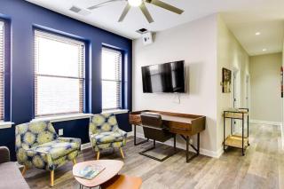 Theatre District Gym Access Free Parking - 3